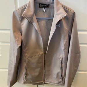 Woman’s Under Armour Jacket size Small